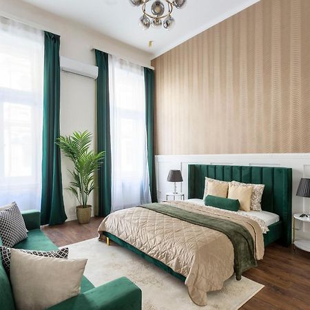 Luxurious Prestige Residence Next To The New York Cafe Budapest Bagian luar foto