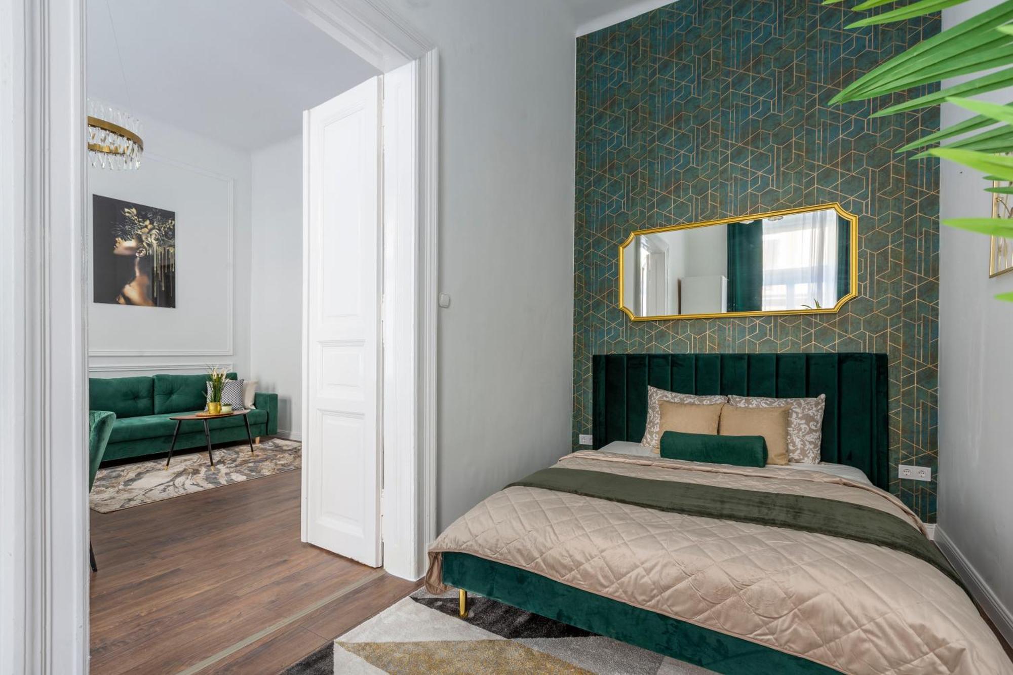 Luxurious Prestige Residence Next To The New York Cafe Budapest Bagian luar foto
